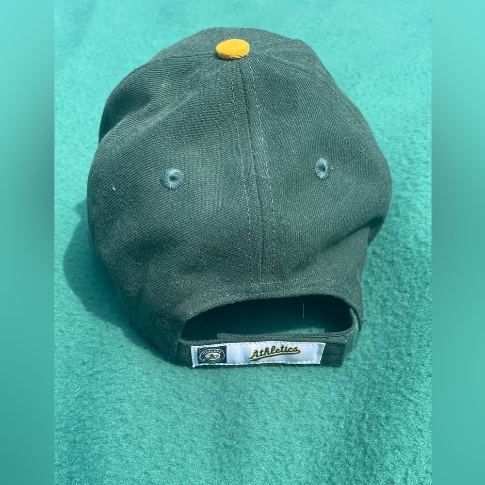 New Era Adjustable A’s hat - Picture 4 of 5